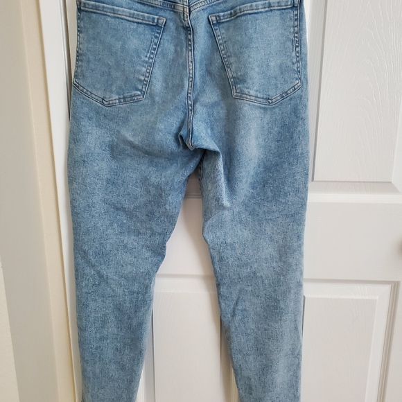 Button Fly High Rise Jeans - Picture 4 of 6